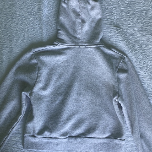 Brandy Melville Cropped Zip Up - Picture 6 of 7